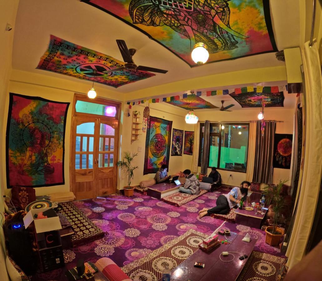 Triumph Bed And Breakfast And Cafe Kasol Exteriör bild